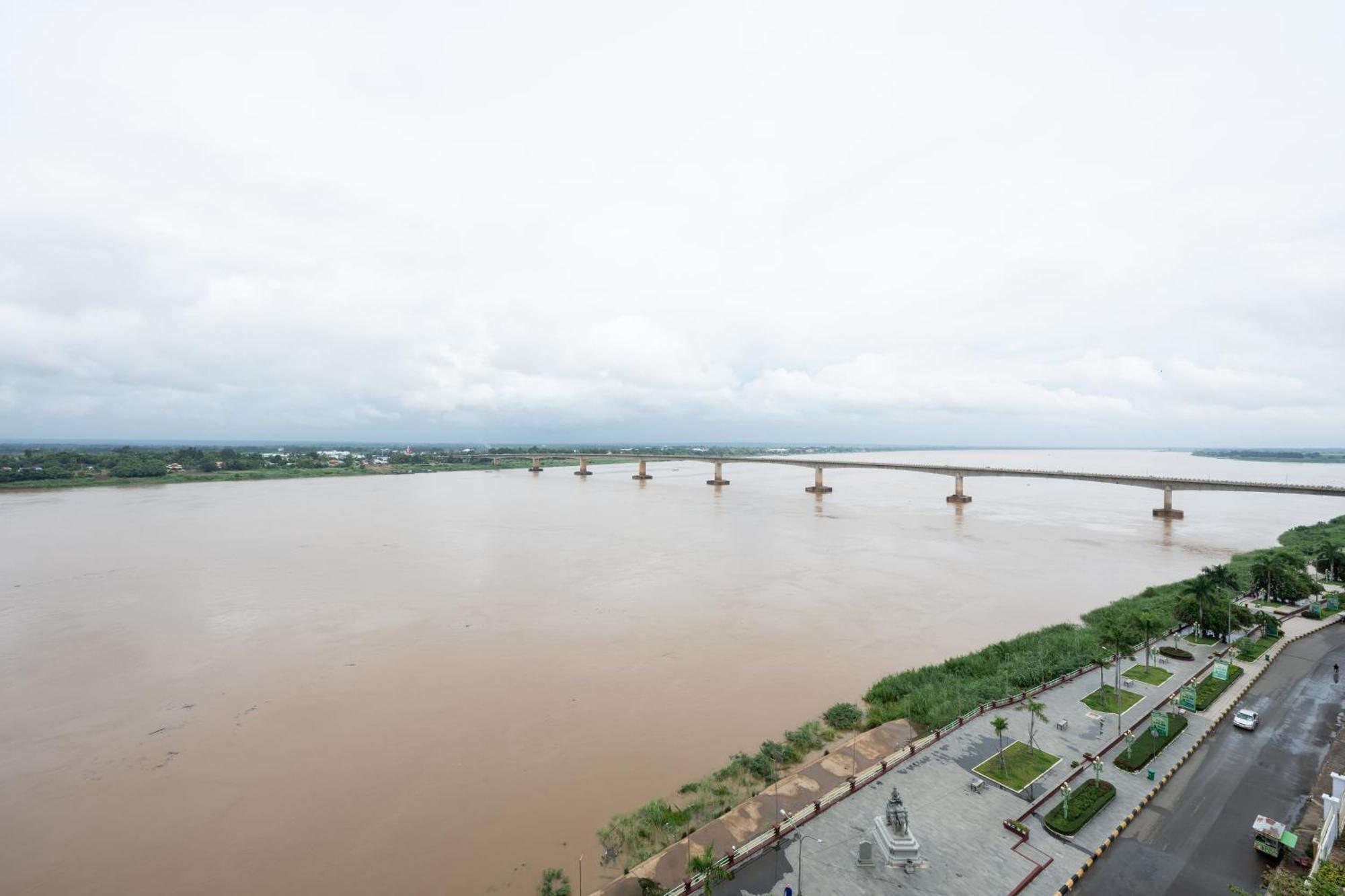 Lbn Asian Hotel Kampong Cham Esterno foto
