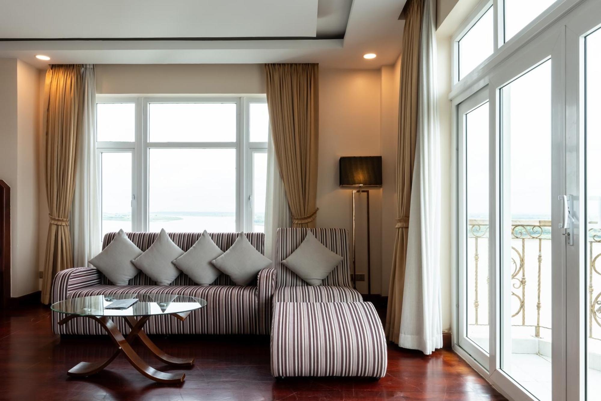 Lbn Asian Hotel Kampong Cham Esterno foto