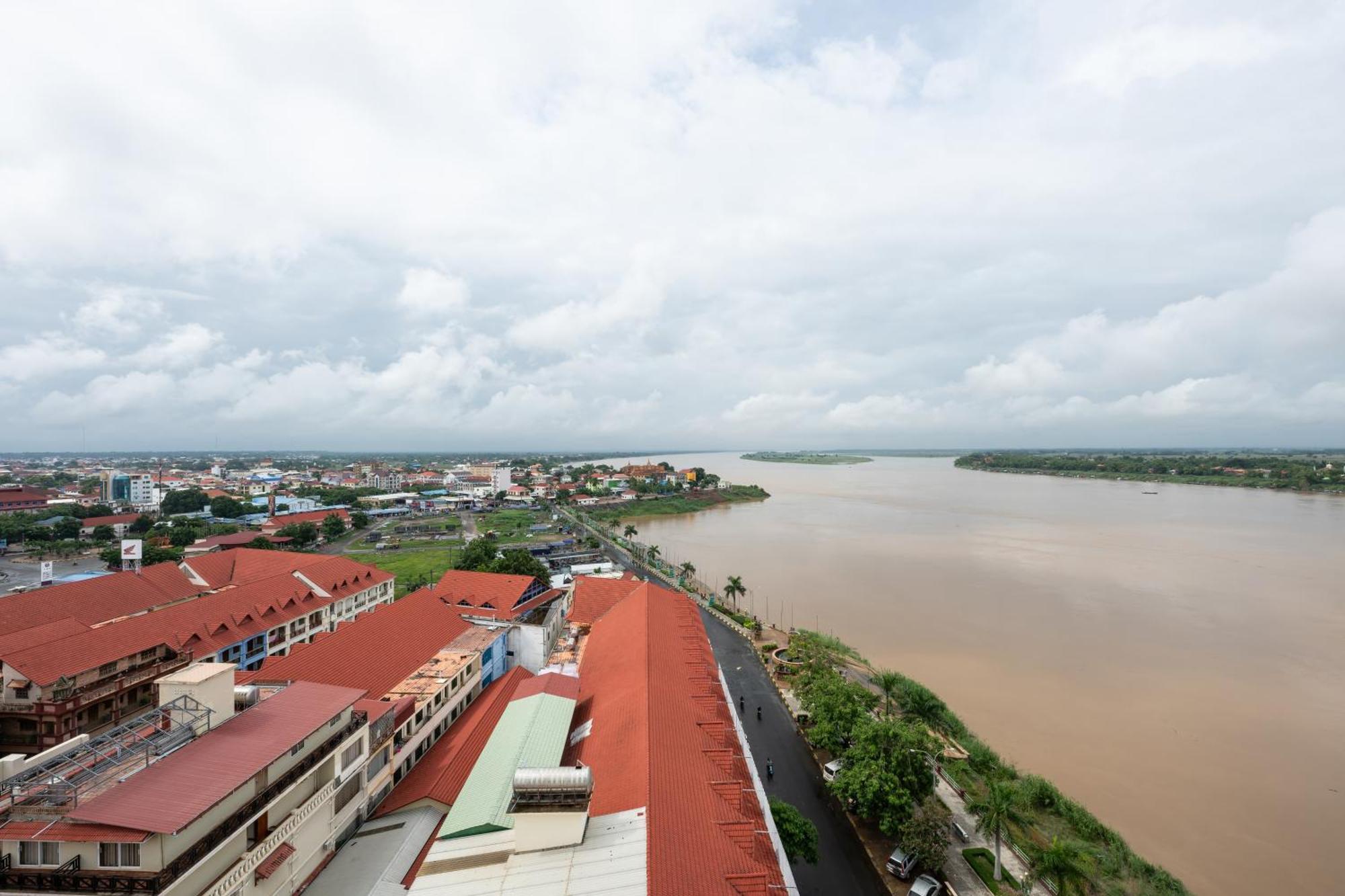 Lbn Asian Hotel Kampong Cham Esterno foto